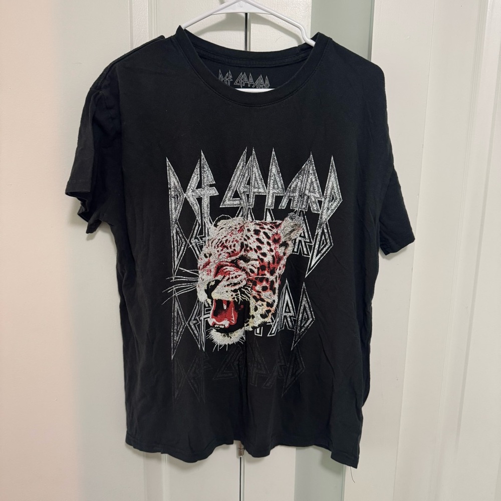 Def Leppard Black Graphic Tee